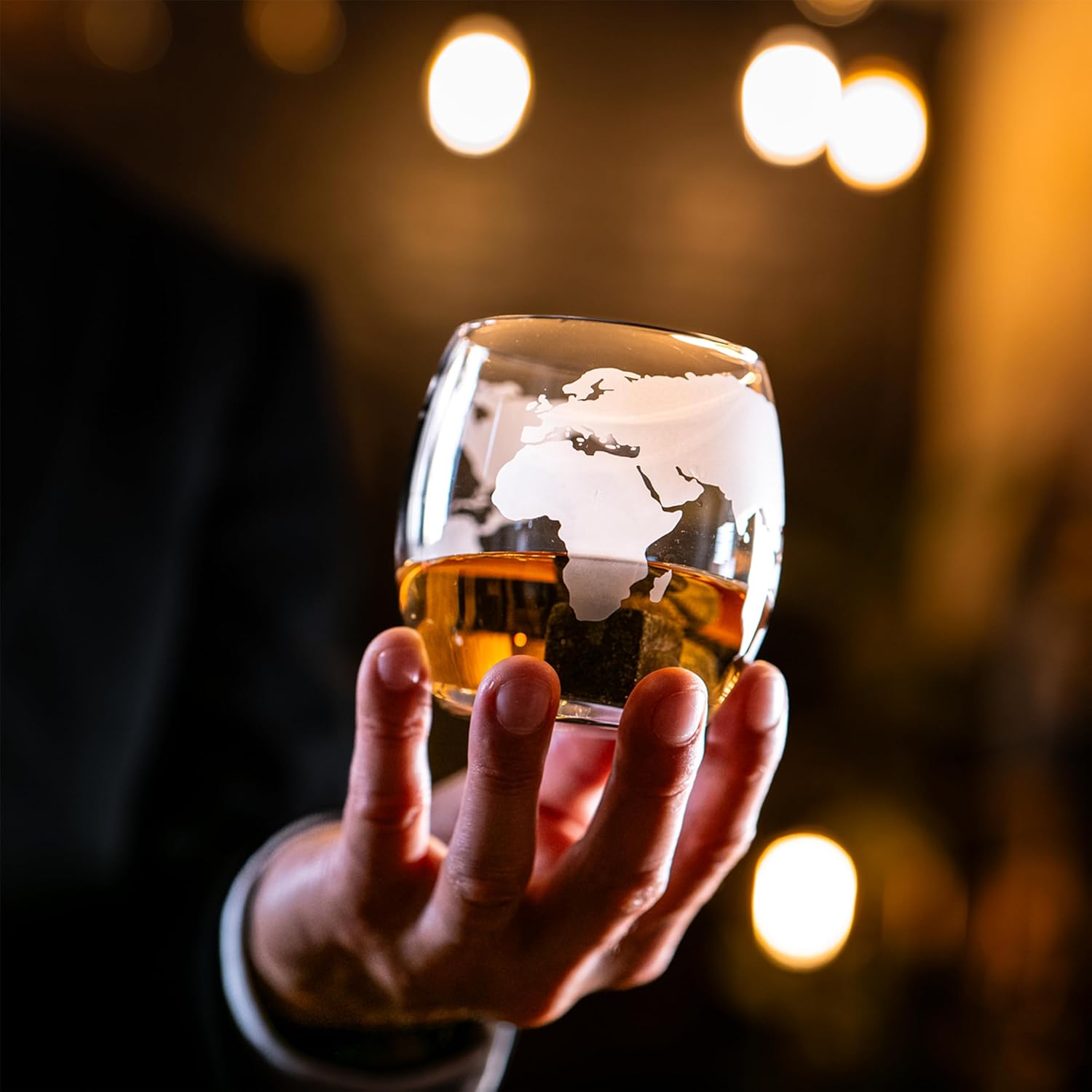 Whisiskey Coffret Cadeau Homme – Carafe à Whisky 900ml avec 2 Verres et 8 Pierres à Whisky – Accessoires de Bar Luxueux pour Noël ou Cadeau Spécial